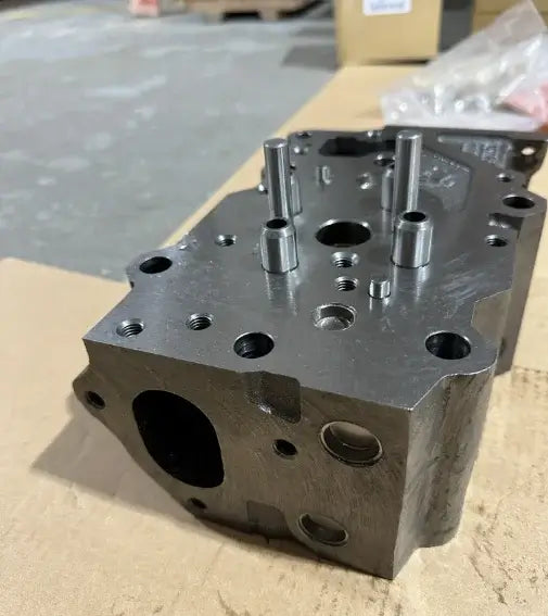 Komatsu PC400-7 Cylinder Head 6156-11-1101 OEM Quality