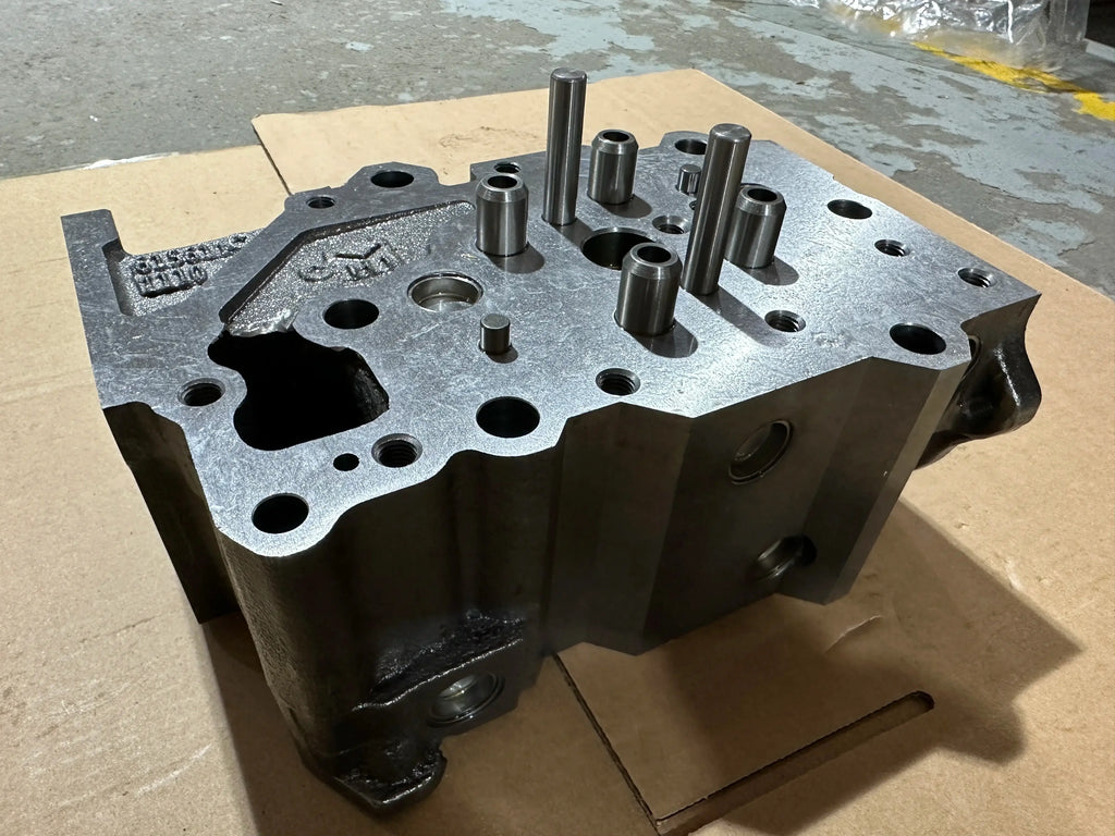 Komatsu PC400-7 Cylinder Head 6156-11-1101 OEM Quality